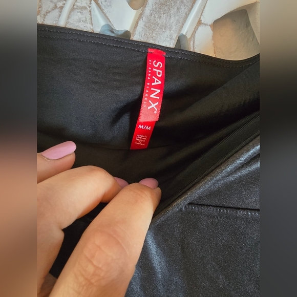 Spanx Women's Black Spanxshape Faux Leather Leggings Size M - Picture 3 of 6